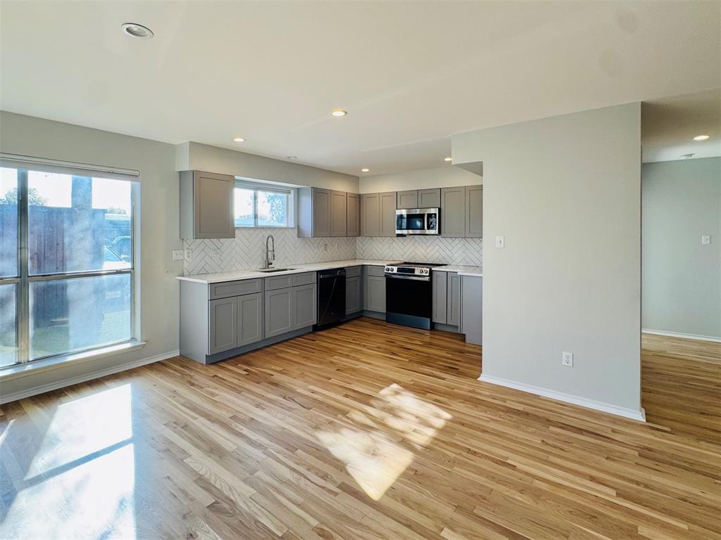 4616 W Lovers Lane 119