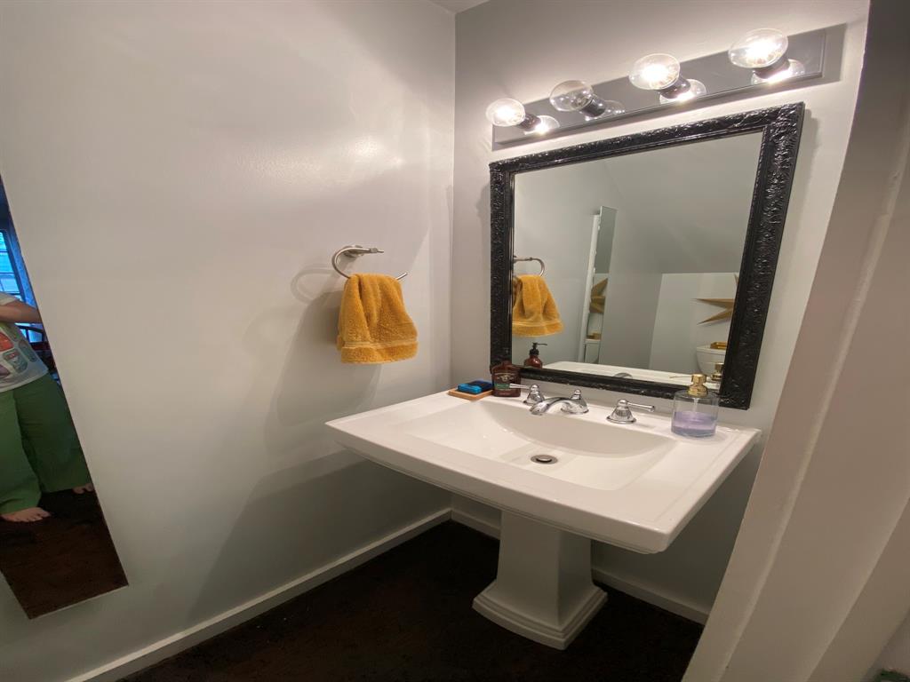 Travis Ave Condo 4409 - Residential Lease