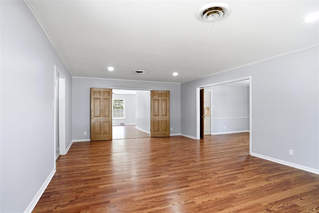 900 Liveoak Street