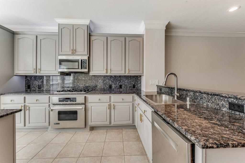 Hall-Throckmorton - Residential