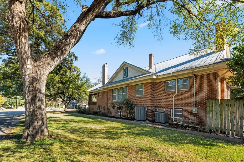 Lebosquet J R - Residential