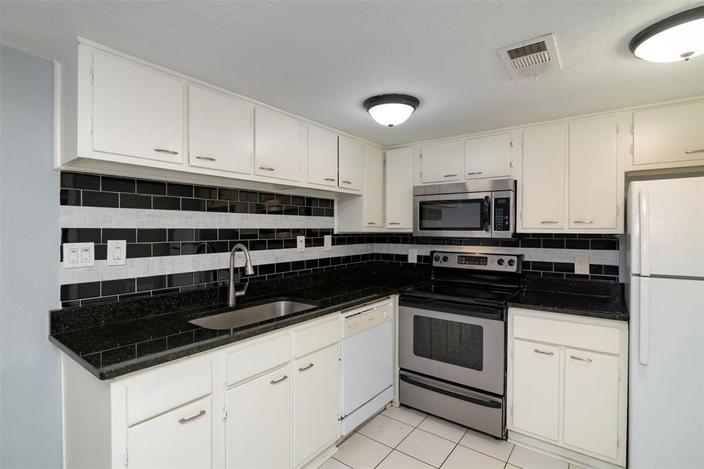 Park Lane Twnhms Ph 02 - Residential Lease