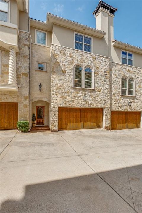 Photo of 3907 Cole Avenue #3, Dallas, TX 75204 (MLS # 21325893)