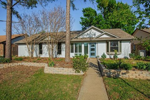 Photo of 1905 Jasmine Street, Denton, TX 76205 (MLS # 21221758)
