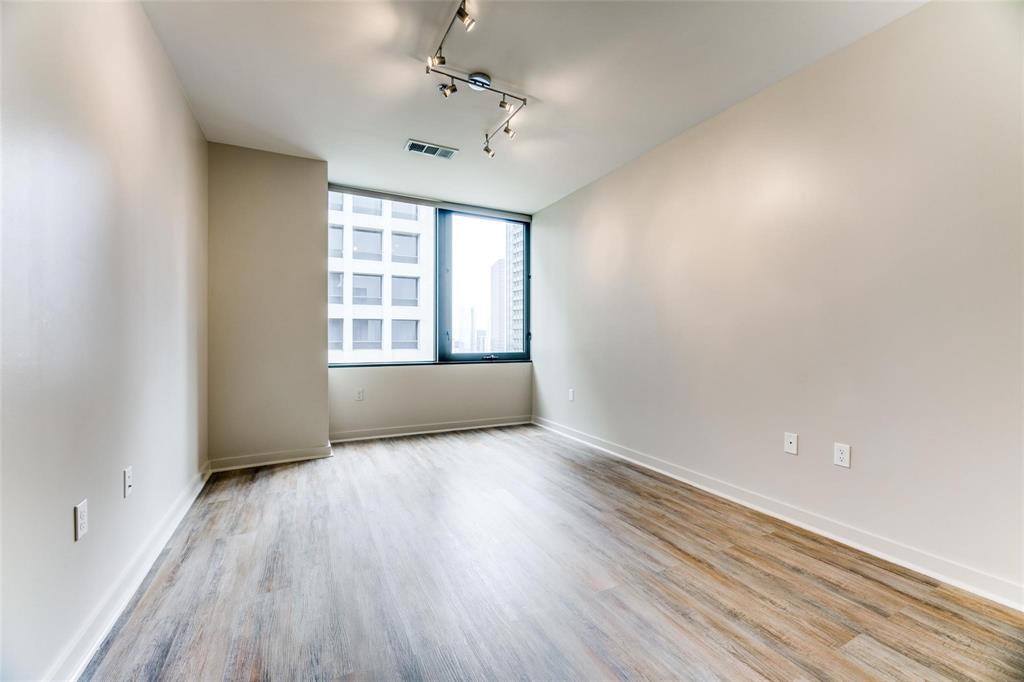 Metropolitan 1200 Main St Condo - Residential