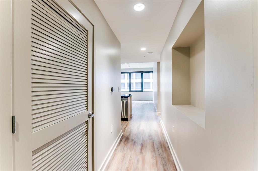 Metropolitan 1200 Main St Condo - Residential