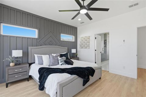 Tiny photo for 1402 Hutchins Avenue, Dallas, TX 75203 (MLS # 21341399)