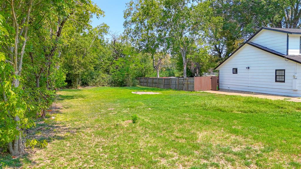 1308 E Collin Street