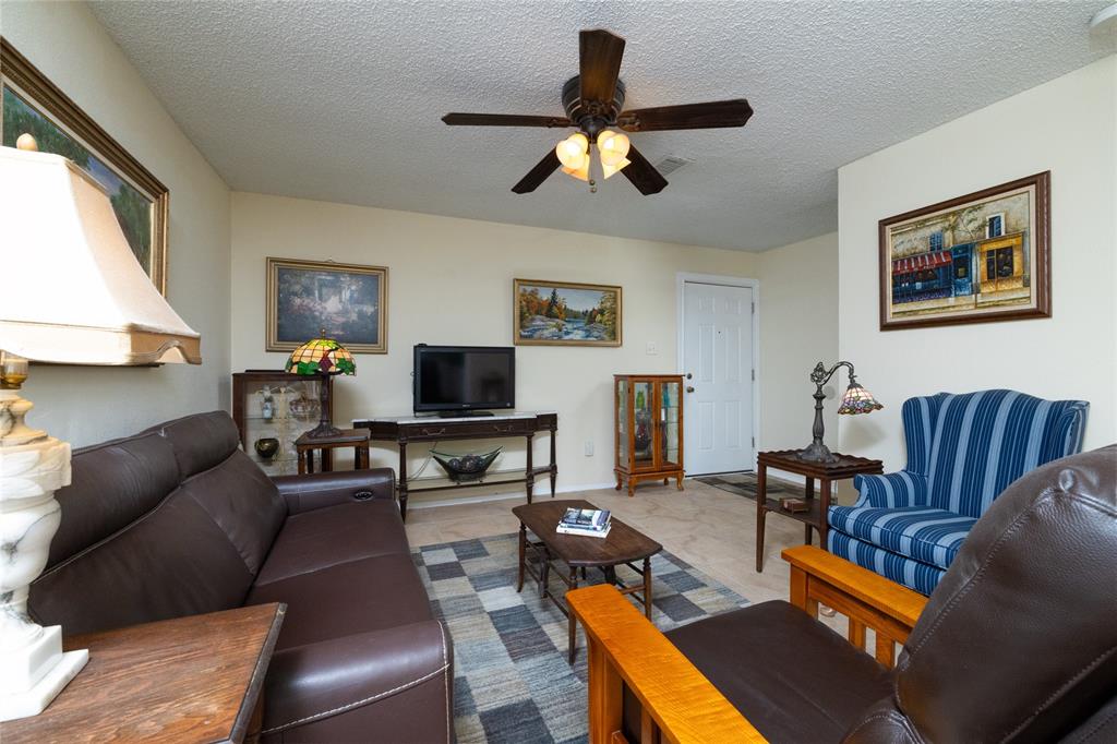 Wellington Place I Condos - Residential