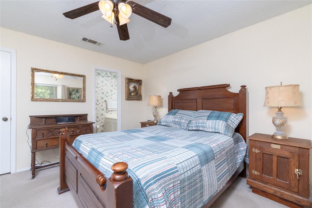 Wellington Place I Condos - Residential