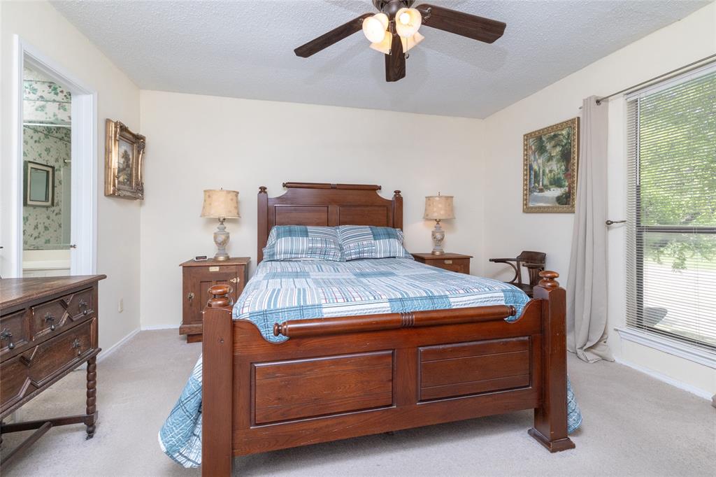 Wellington Place I Condos - Residential