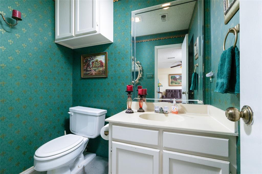 Wellington Place I Condos - Residential