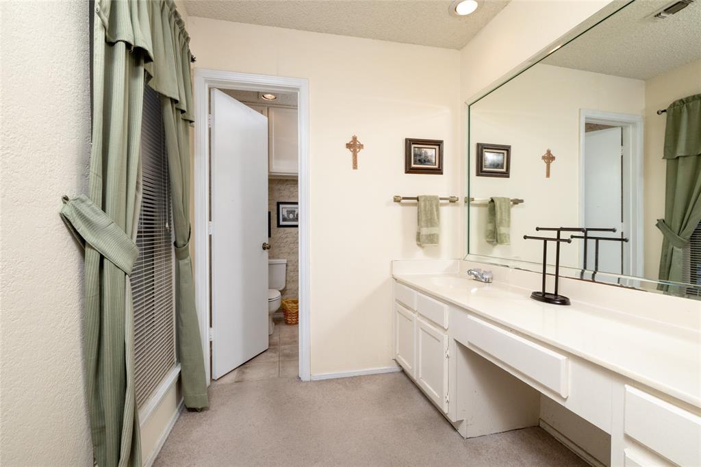 Wellington Place I Condos - Residential