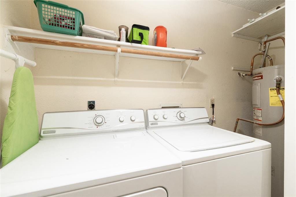 Wellington Place I Condos - Residential