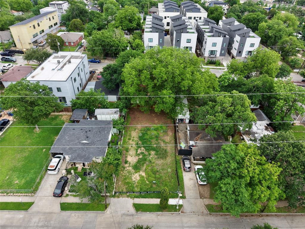 Clifton Place 02 - Land