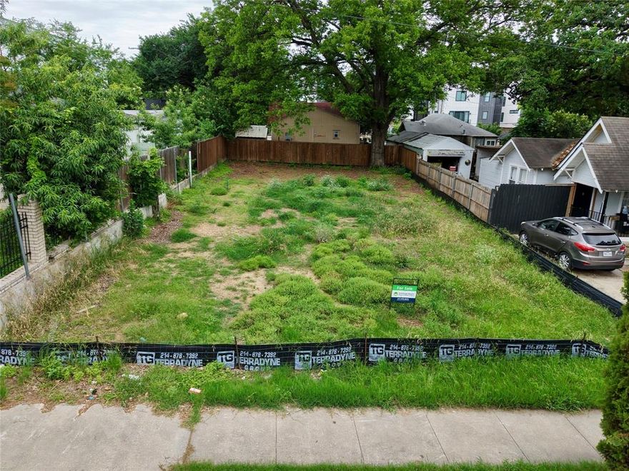 Attention Investors and Builders. Whether you are an investor, developer, or visionary homeowner, this property is a
prime opportunity to build in the heart of Dallas in a desirable area near Oak Lawn and downtown. This 50x150 lot is
City of Dallas Zoning PD 193, MF-2.  This lot provides convenient access to Medical District, Uptown, the Dallas Design District, major highways and, and a host of dining, shopping, and entertainment options. Survey in Transaction Desk.