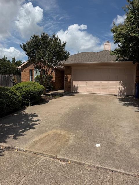 Photo of 1301 Embercrest Drive, Midlothian, TX 76065 (MLS # 21328779)