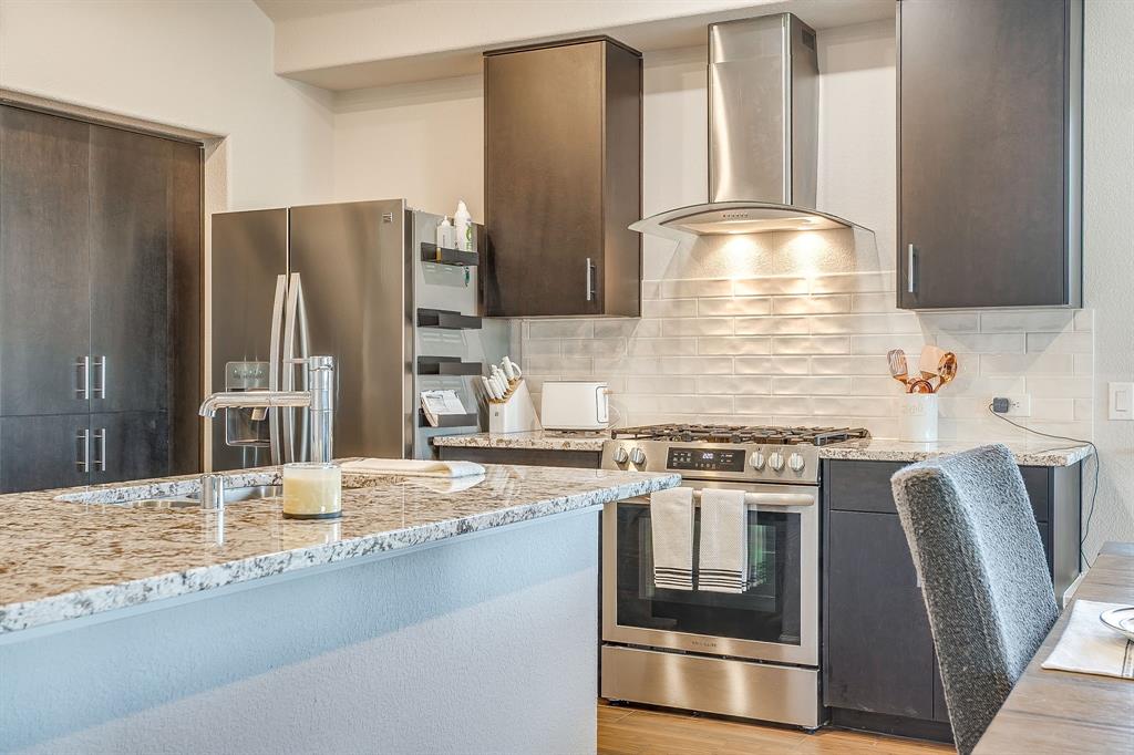 928 Ridgehurst Drive