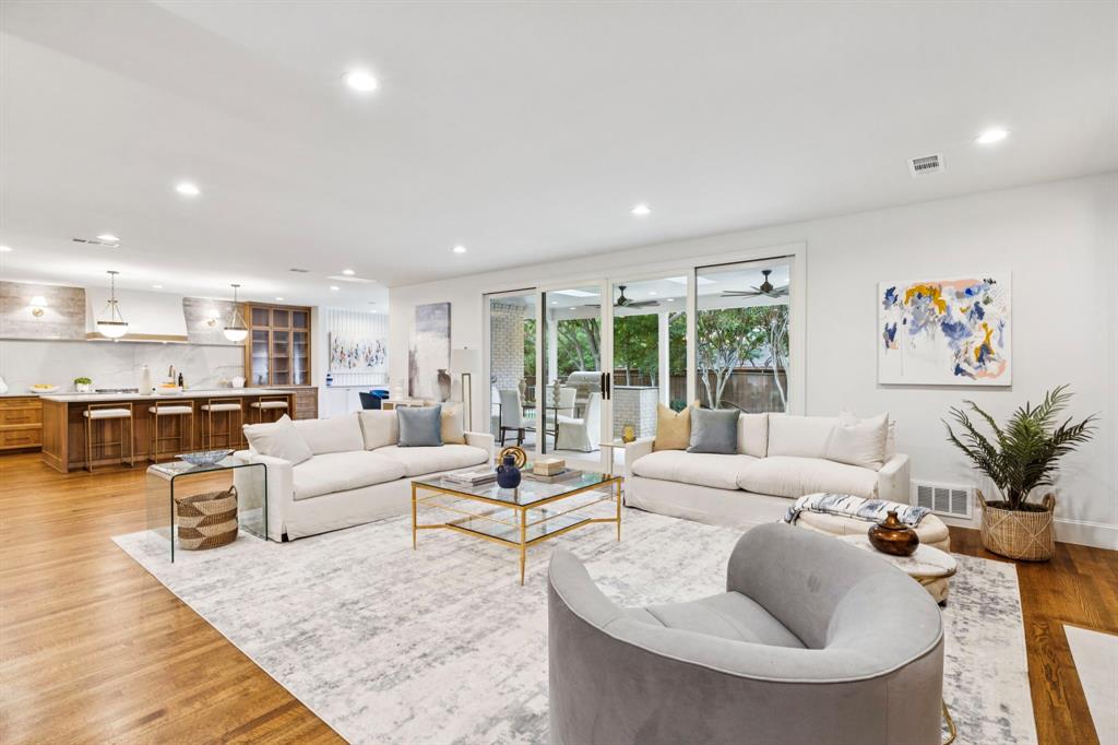 5425 Springmeadow Drive