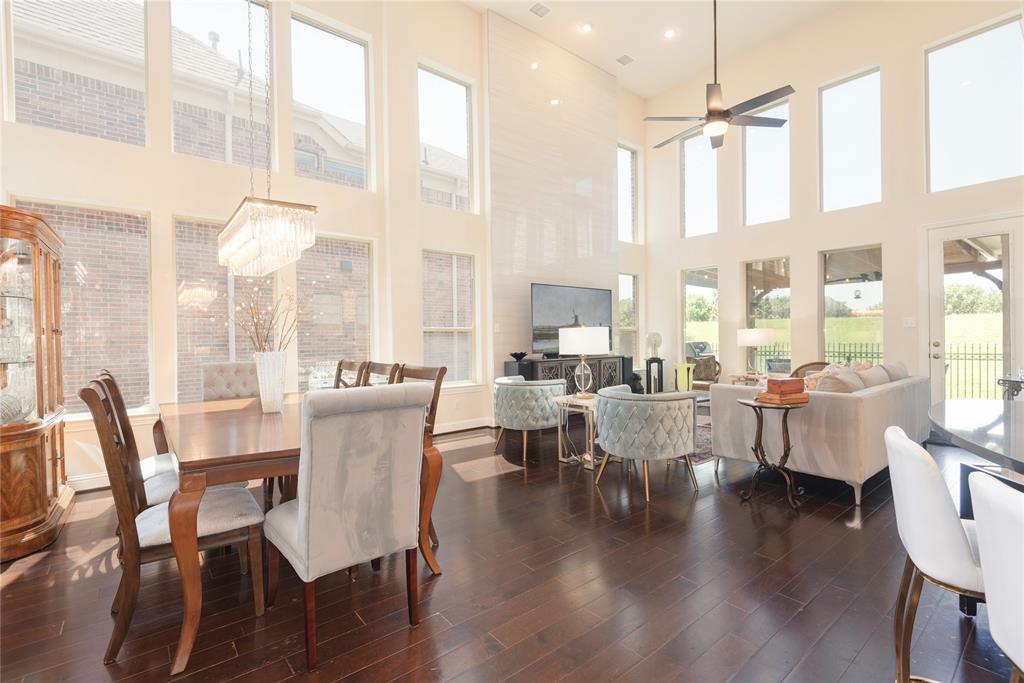8320 Lindsay Gardens