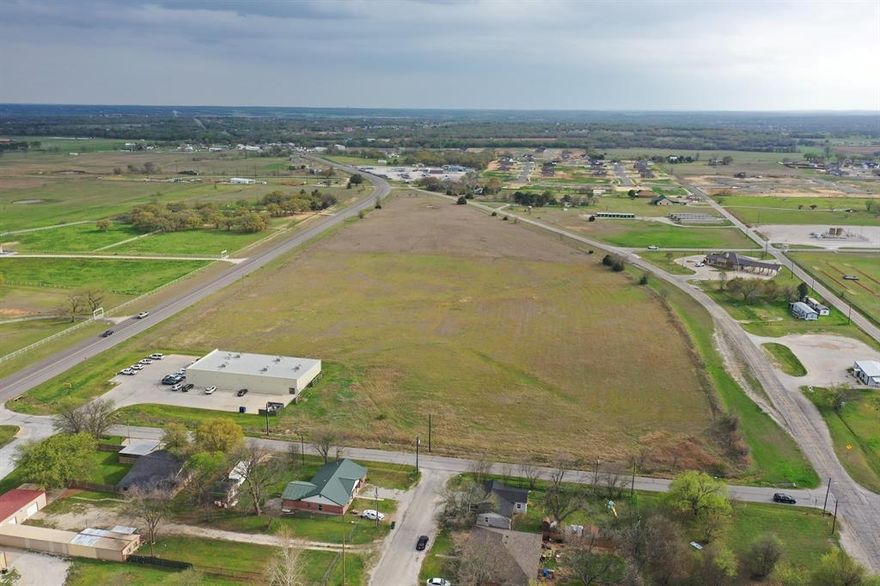 This is a great opportunity to develop your own piece of Paradise in Paradise, TX. Prime location in Paradise. 18+ acres that is ag exempt with lots of Highway 114 frontage. This property is surrounded by 3 roads making it easy access including Hwy 114. Don't miss out on this unique property that Paradise has to offer.