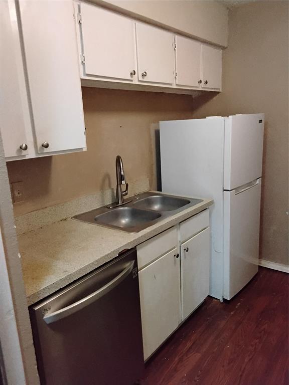 8110 Skillman Street 2068