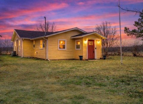 Photo of 4149 County Road 4510, Commerce, TX 75428 (MLS # 21188562)