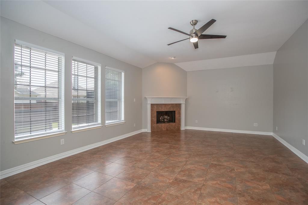 Woodbridge Ph 02d - Residential