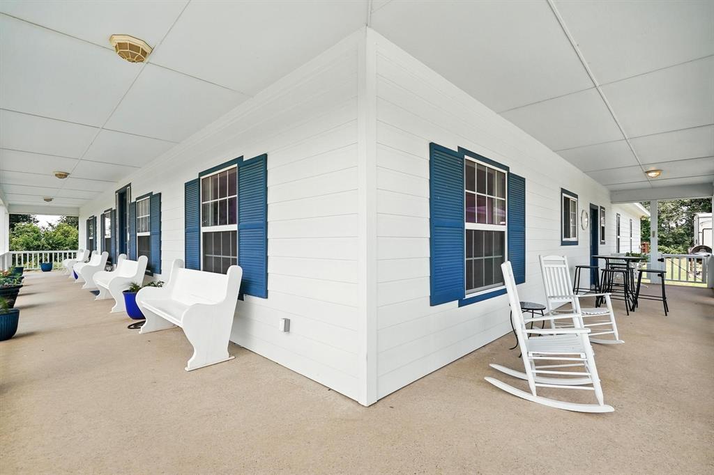 4593 Highway 206