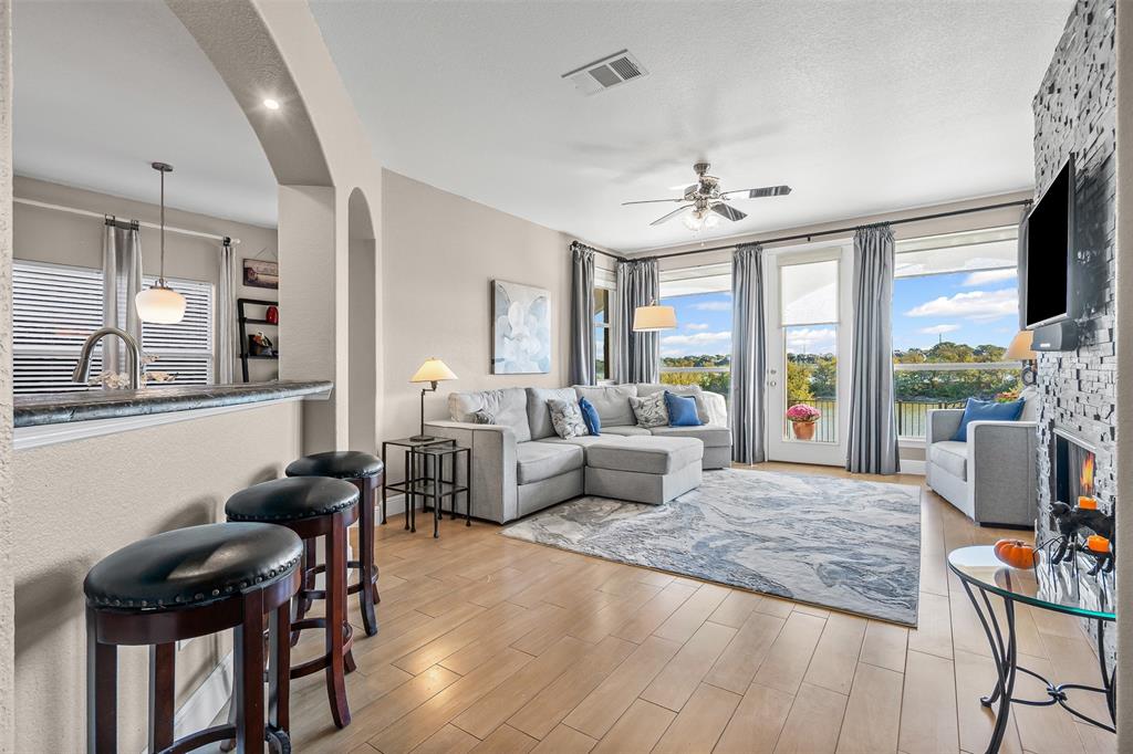 Fort Worth, Texas 76119, United States, 4 Bedrooms Bedrooms, ,4 BathroomsBathrooms,Residential,Pending,226384