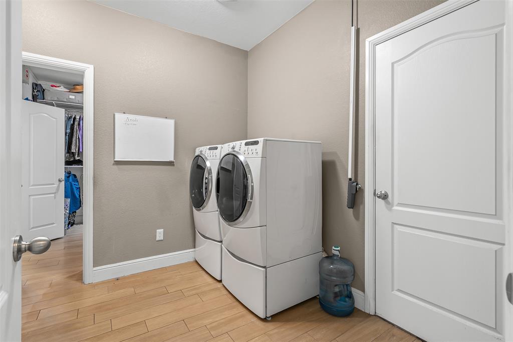 Fort Worth, Texas 76119, United States, 4 Bedrooms Bedrooms, ,4 BathroomsBathrooms,Residential,Pending,226384