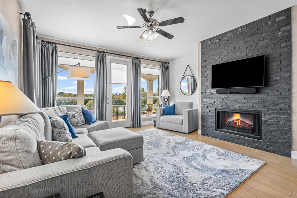 Fort Worth, Texas 76119, United States, 4 Bedrooms Bedrooms, ,4 BathroomsBathrooms,Residential,Pending,226384