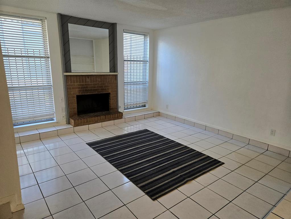 Old Vickery Square Twnhms Condos - Residential Lease