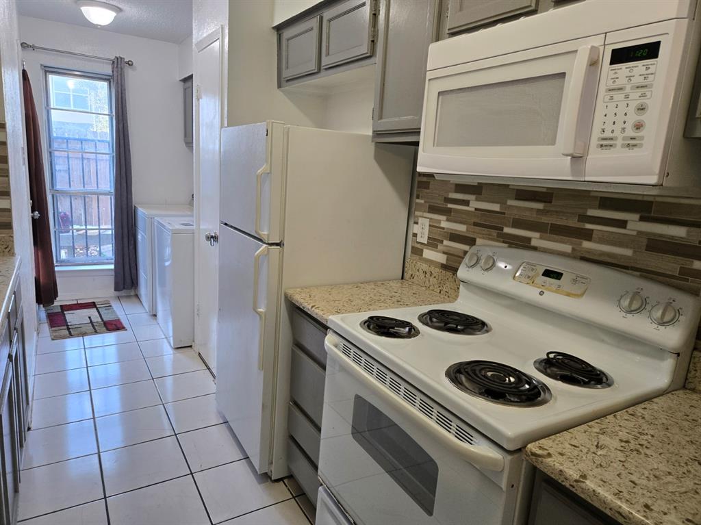 Old Vickery Square Twnhms Condos - Residential Lease