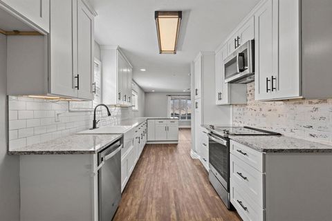 Photo of 1216 W Lamberth Road, Sherman, TX 75092 (MLS # 21173386)