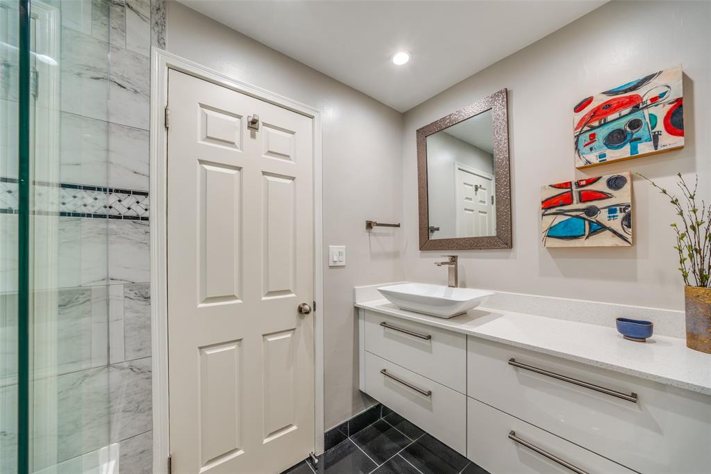 Latour Condo - Residential