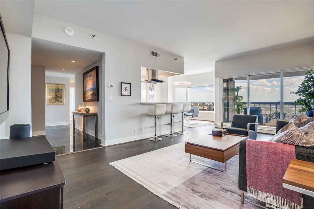 Latour Condo - Residential