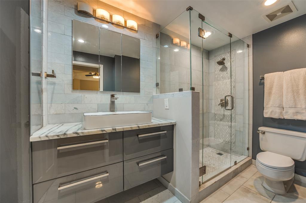 Latour Condo - Residential