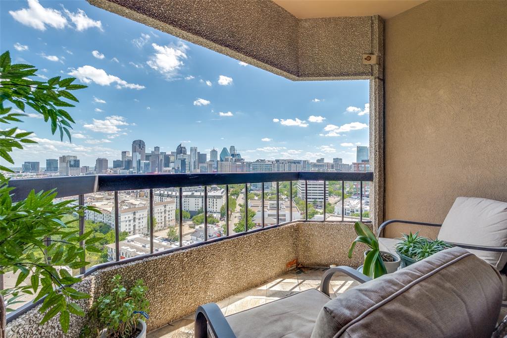 Latour Condo - Residential