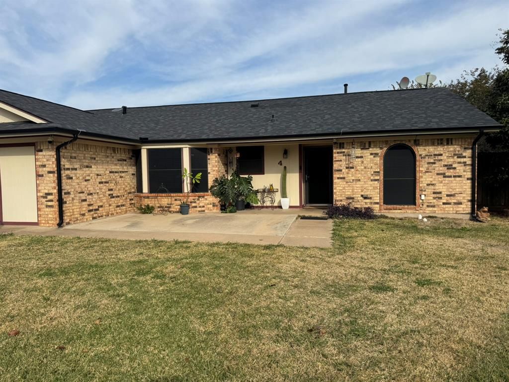 Photo of 4 Finley Circle, Krum, TX 76249 (MLS # 21126996)