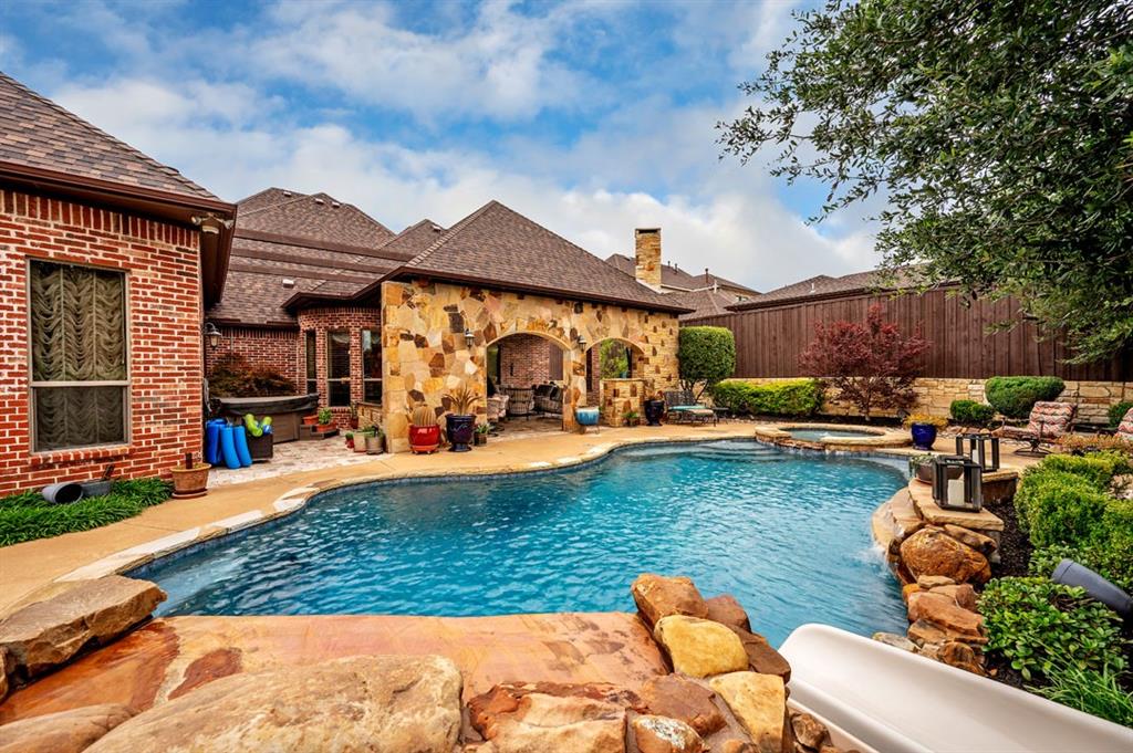 1000 Warren Drive