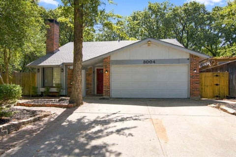 Photo of 3004 Bent Tree Lane, Bedford, TX 76021 (MLS # 21390192)