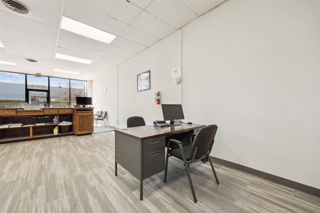 Dallas Land & Loan 02 - Commercial Sale