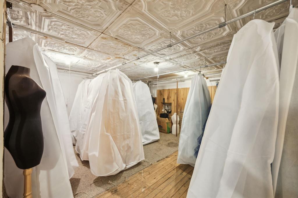 Dallas Land & Loan 02 - Commercial Sale