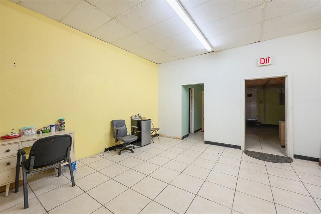 Dallas Land & Loan 02 - Commercial Sale