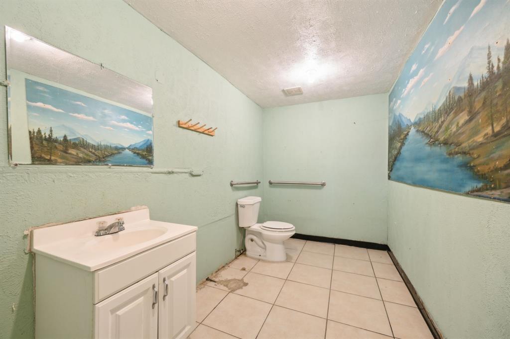 Dallas Land & Loan 02 - Commercial Sale