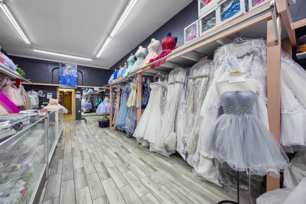 Dallas Land & Loan 02 - Commercial Sale