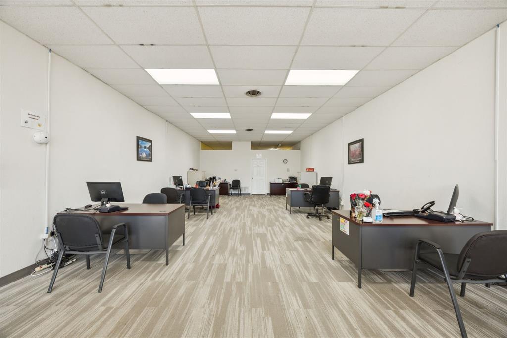 Dallas Land & Loan 02 - Commercial Sale