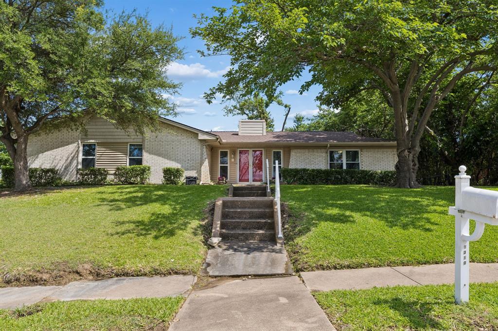 1310 Briar Hollow Lane