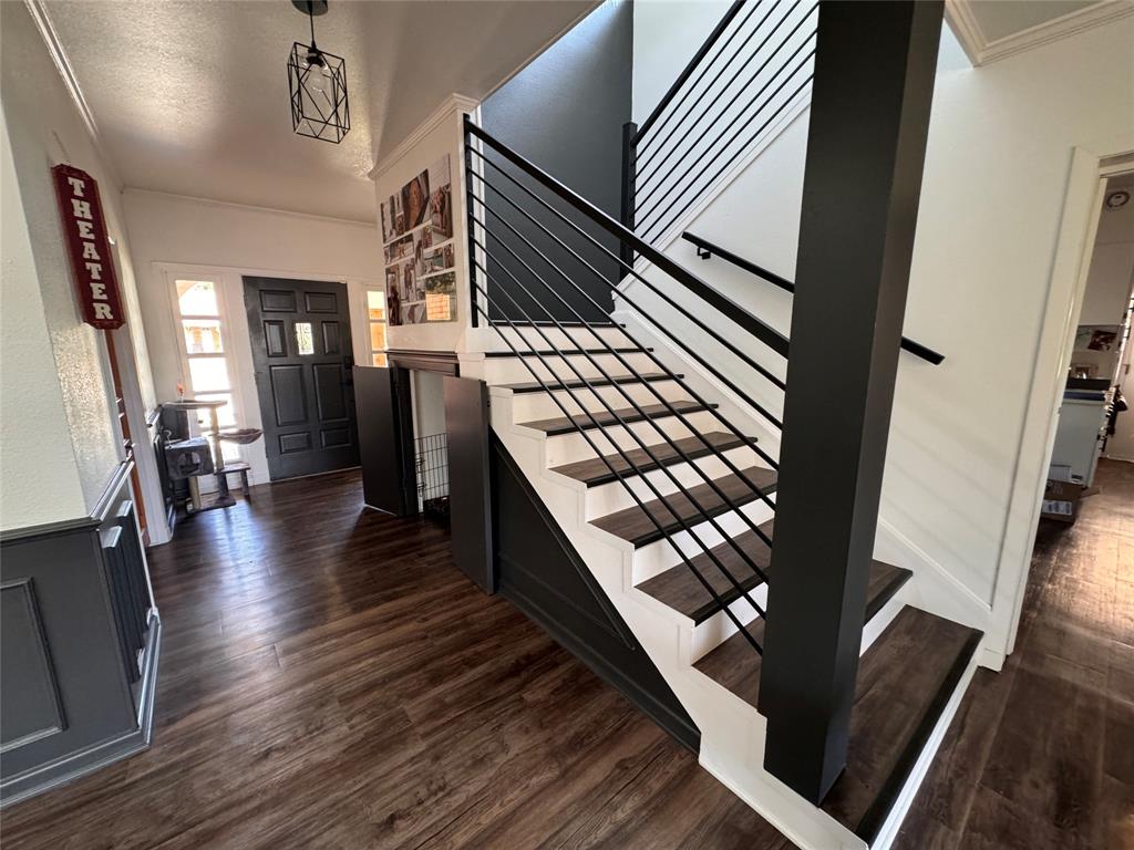 803 Lakeview Drive